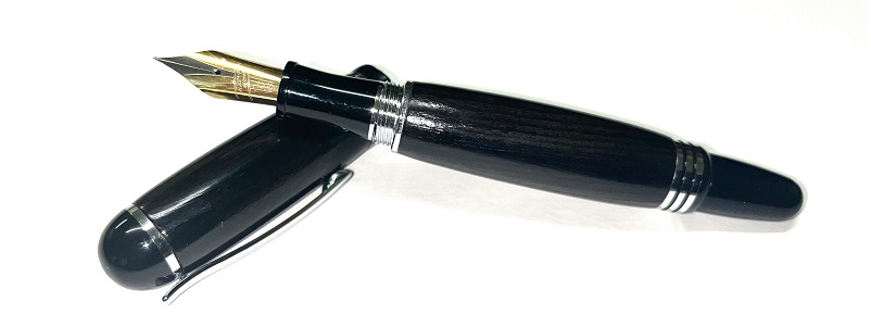 Totalcadeau - Stylo en acier inoxydable avec fonction Stylet Tactile stylo  moderne et design Couleur - Bleu pas cher - Objets déco - Rue du Commerce